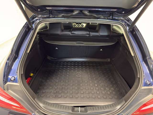 Mercedes-Benz CLA 180 — photo 16