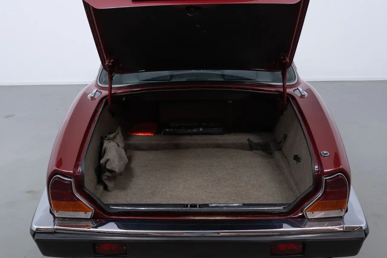 Jaguar XJ12 Daimler, foto 8