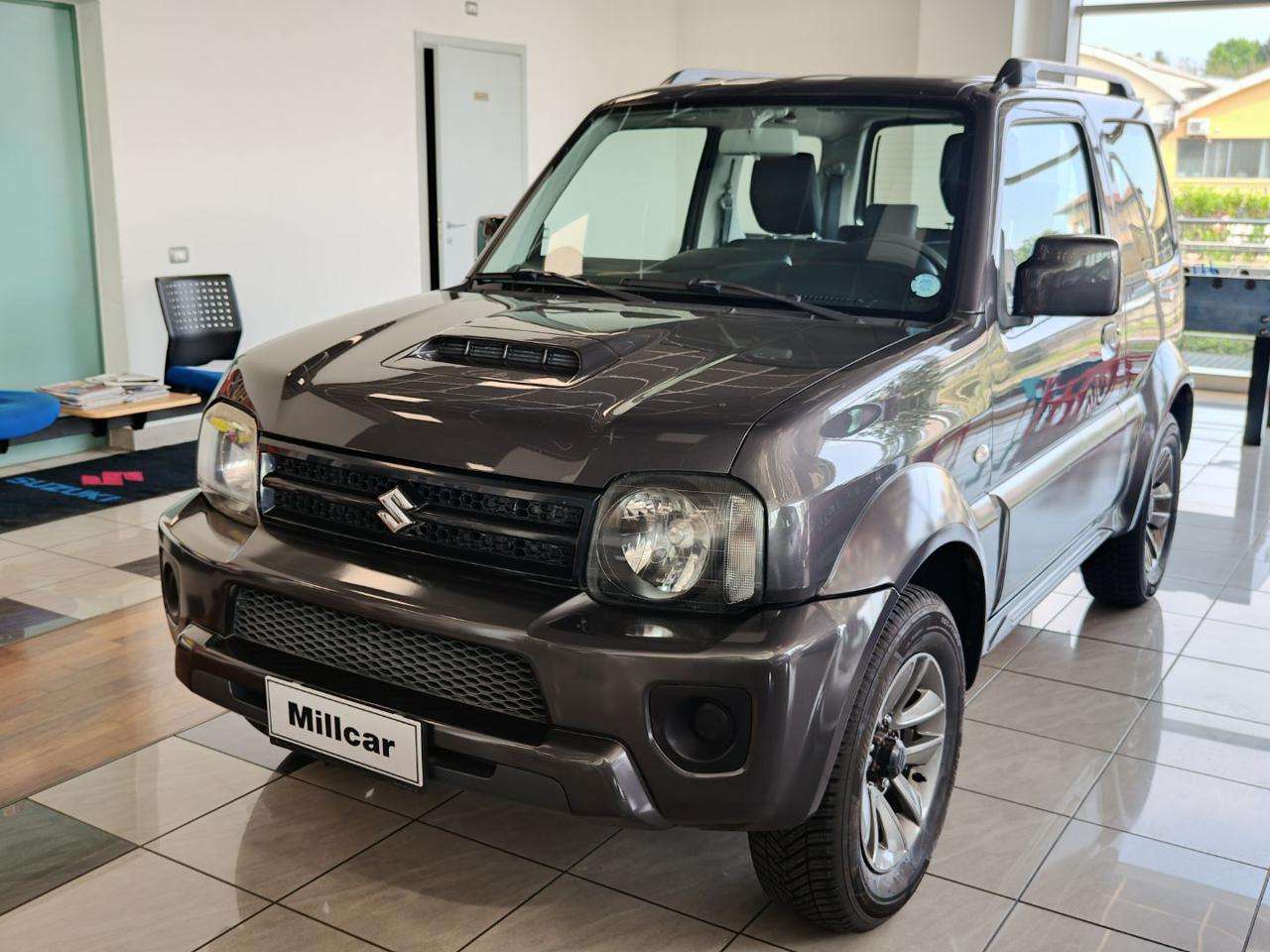 Suzuki Jimny 1.3 4WD Evolution con GANCIO TRAINO