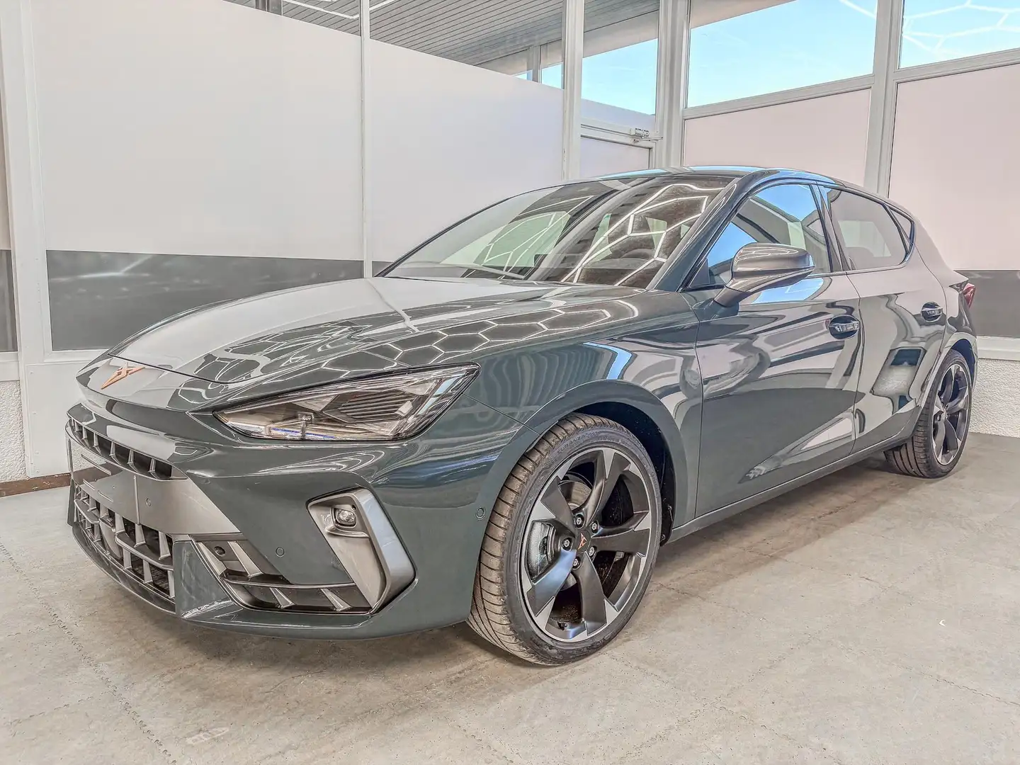 CUPRA Leon 1.5 eTSI DSG INTELLIGENT DRIVE ACC KEYLESS 1.5 ... Blau - 1