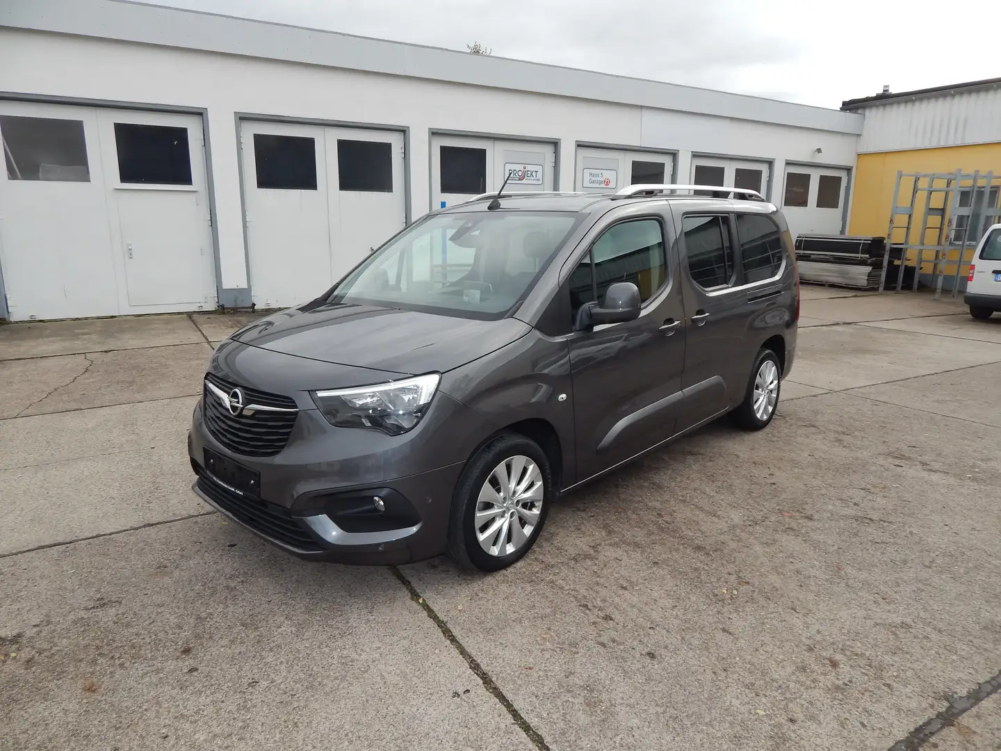 Opel Combo Edition1.HAND*79 TKM*7 SITZE*KAMERA*LENKRH*PDC*LM* Grau - 1