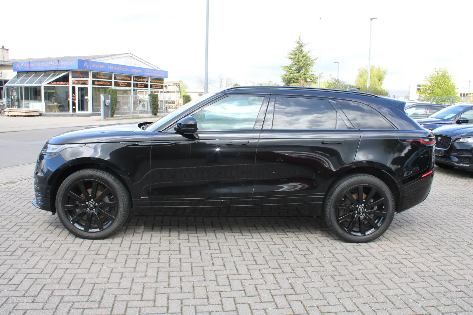 Land Rover Range Rover Velar Range Rover Velar 2.0D R-Dynamic 4WD 240 R-Dynamic Negro - 2