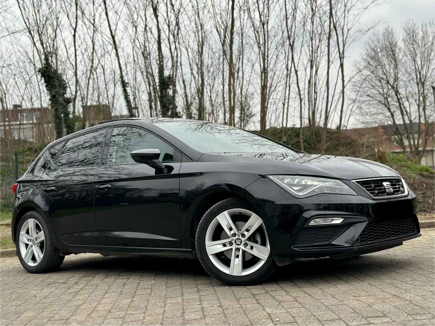 SEAT Leon FR 1.5 Benzine Euro6d 2019 130pk Carplay/OpenDak Noir - 1