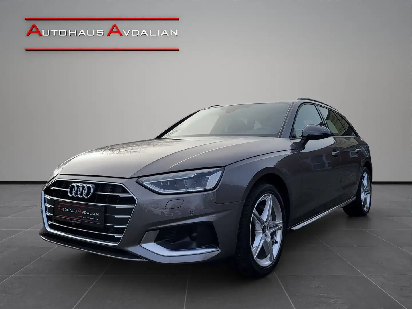 Audi A4 Avant 40 TDI advanced MATRIX|R-KAM|TOUR|STADT Gris - 1