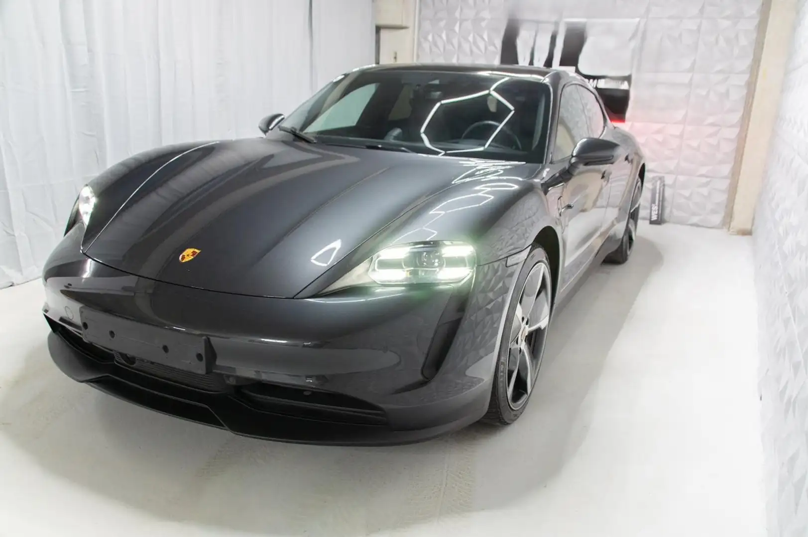 Porsche Taycan Sport Turismo 4 S Grau - 2