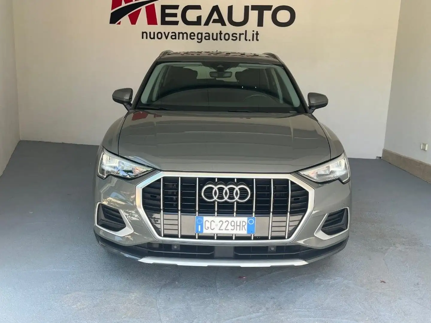 Audi Q3 35 TDI quattro Business Advanced Verde - 2