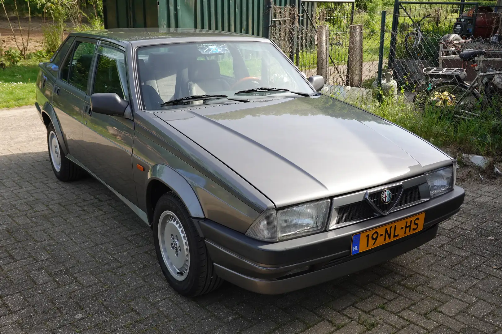 Alfa Romeo 75 Twin Spark ongerestaureerd klasse 2 Šedá - 2