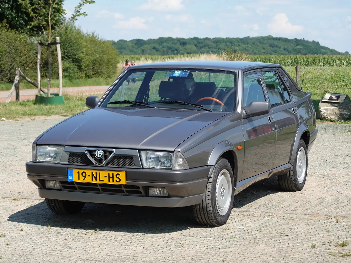 Alfa Romeo 75 Twin Spark spotless class 2 Grijs - 1