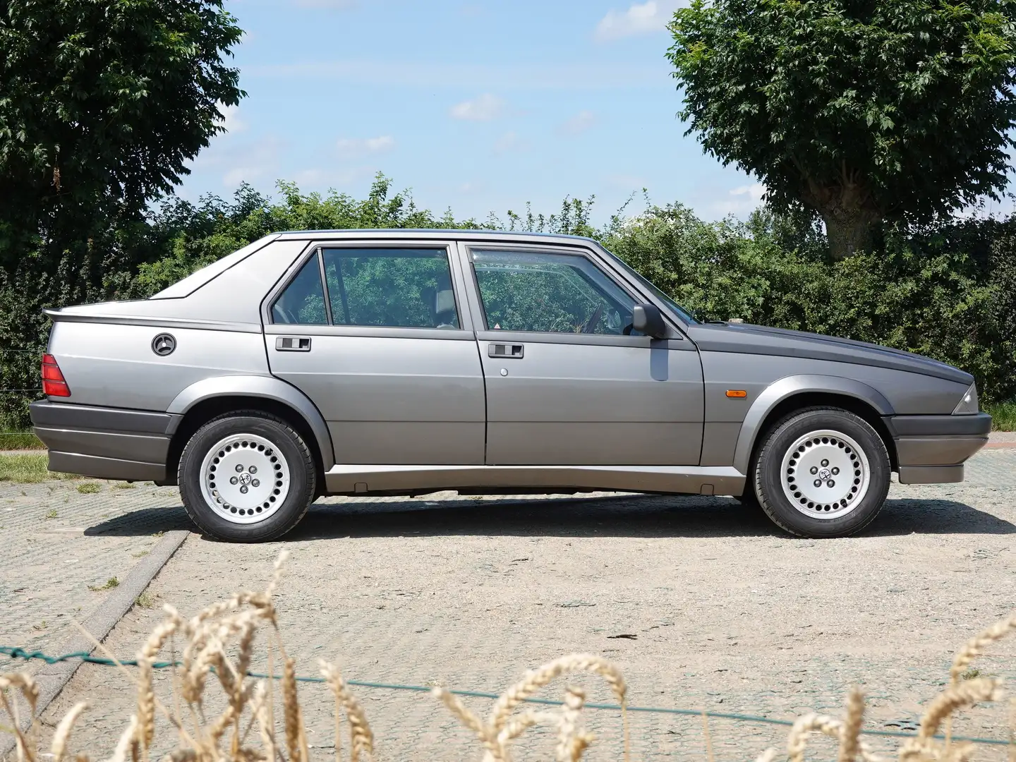 Alfa Romeo 75 Twin Spark spotless class 2 Szary - 1