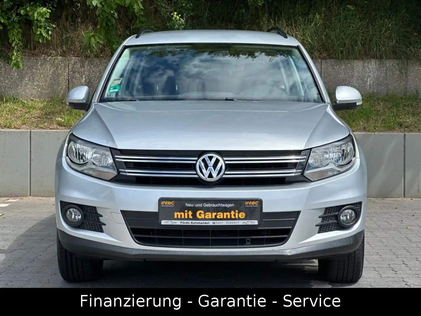 Volkswagen Tiguan 2.0 TDI 4MOTION/1 HAND/AHK/ALU/GEPFLEGT Zilver - 2