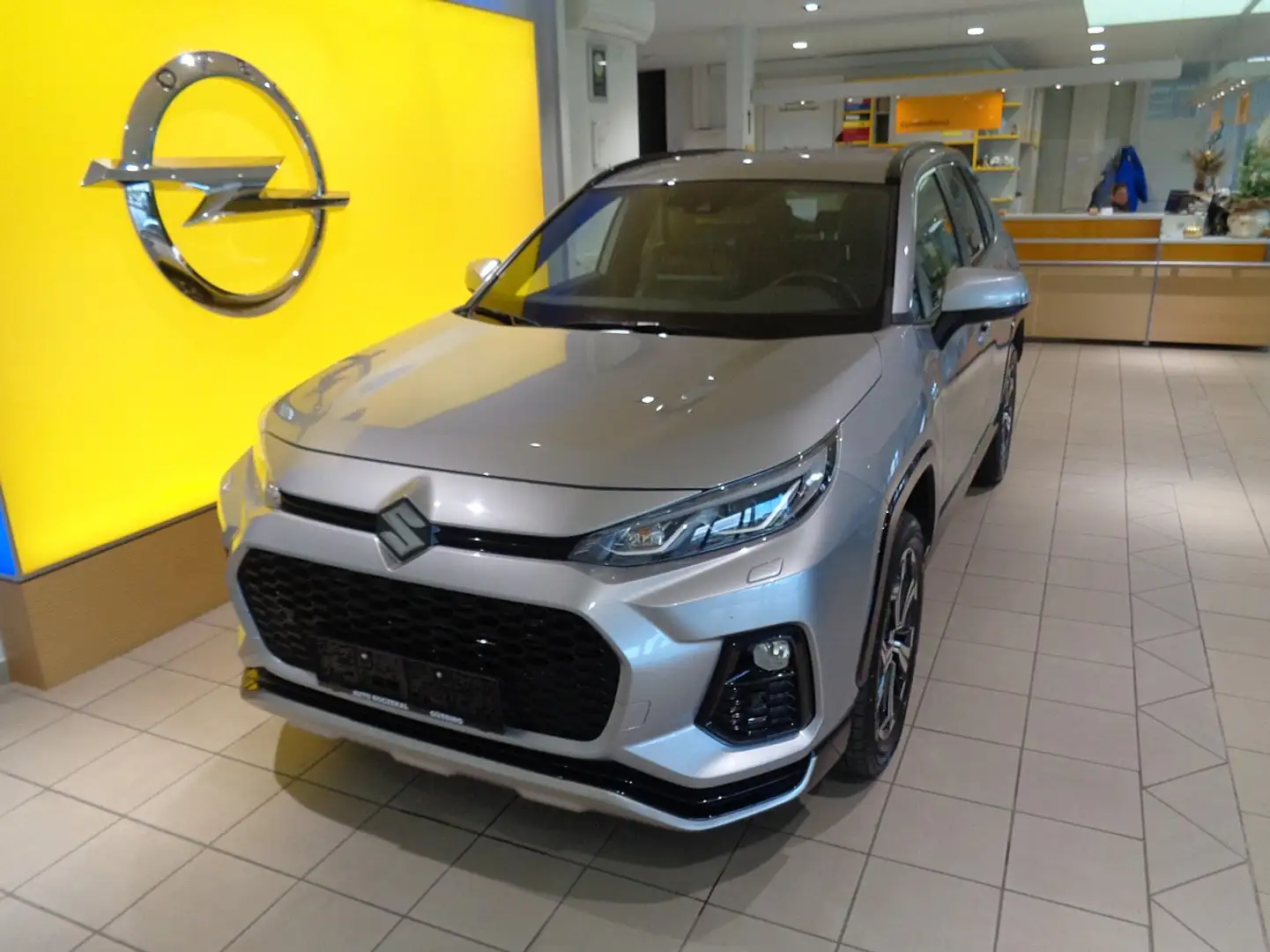 Suzuki Across 2,5 PHEV E-Four Flash CVT Silber - 2