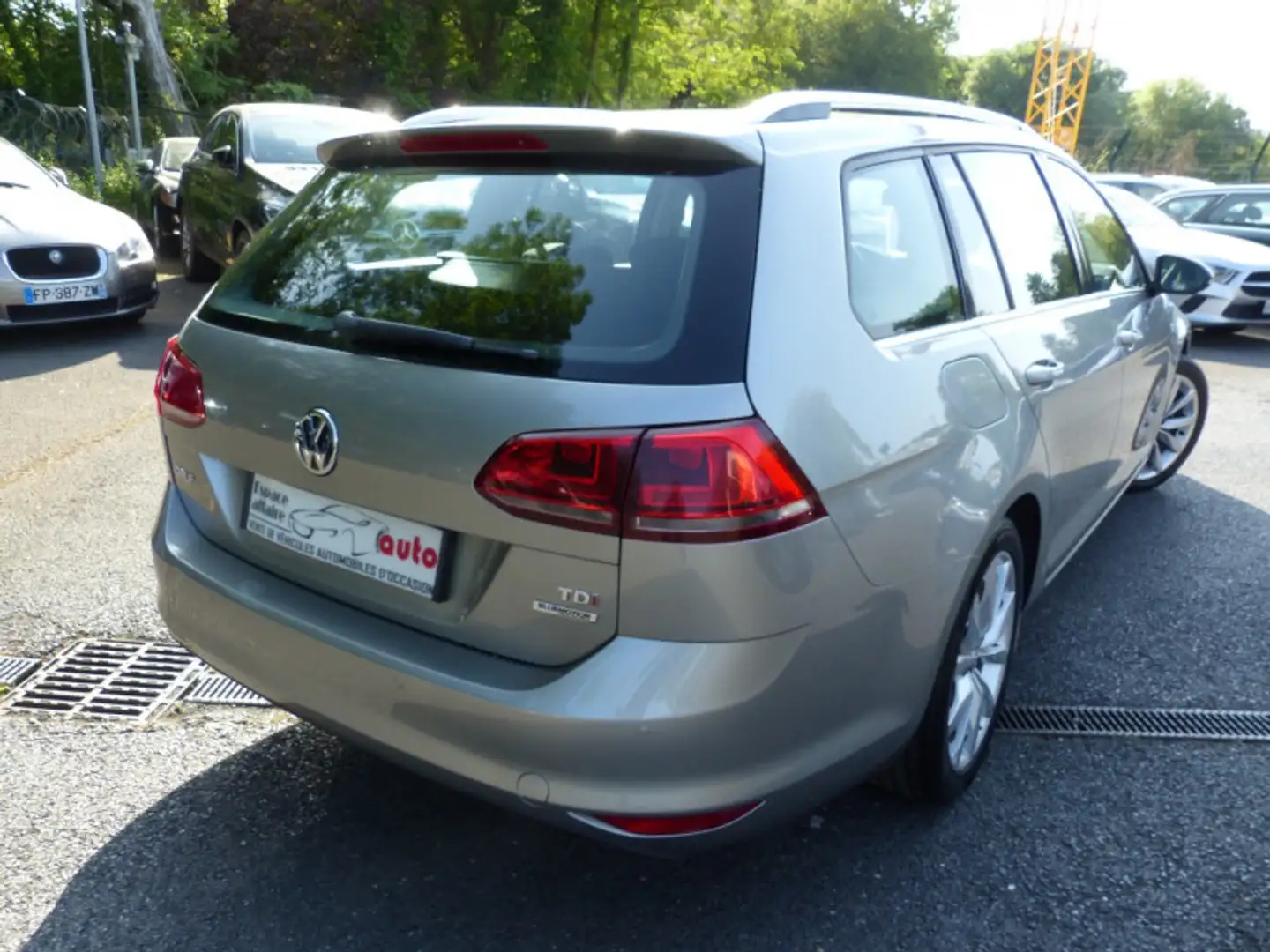 Volkswagen Golf 1.6 TDI 105CH BLUEMOTION TECHNOLOGY FAP CARAT Gris - 2
