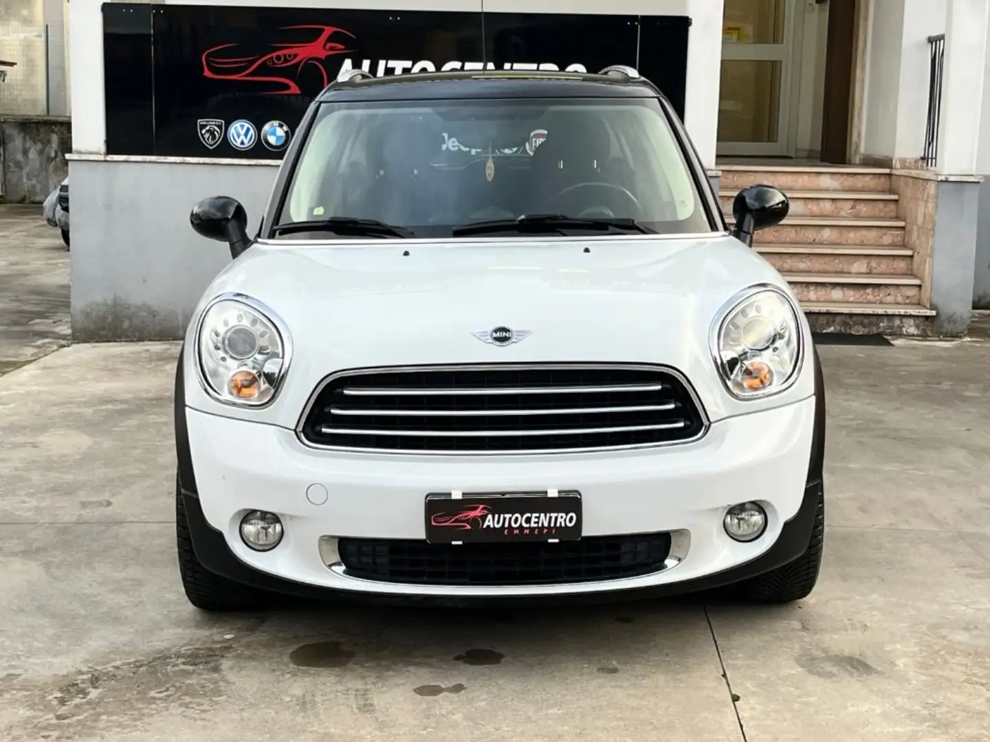 MINI Cooper D Countryman Mini bijela - 2