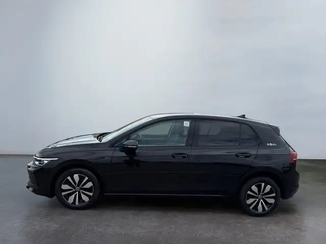 Volkswagen Golf view 3
