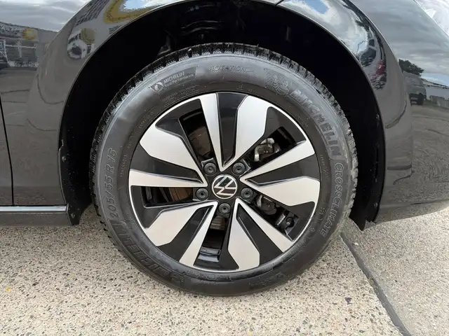 Volkswagen Golf view 15