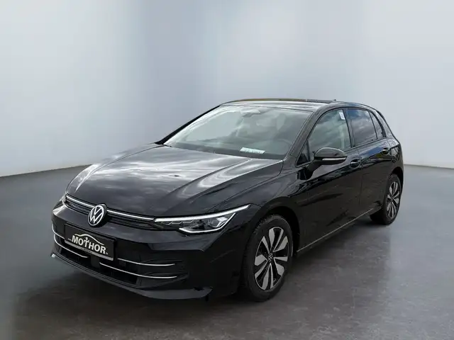 Volkswagen Golf view 2