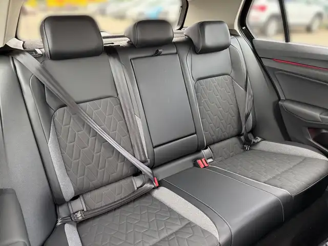 Volkswagen Golf view 11