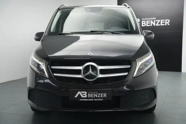 Mercedes-Benz V-Class view 2