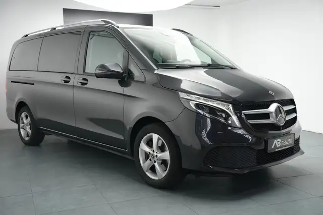 Mercedes-Benz V-Class view 5