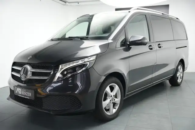 Mercedes-Benz V-Class view 4