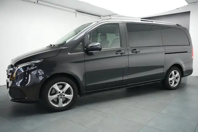 Mercedes-Benz V-Class view 6