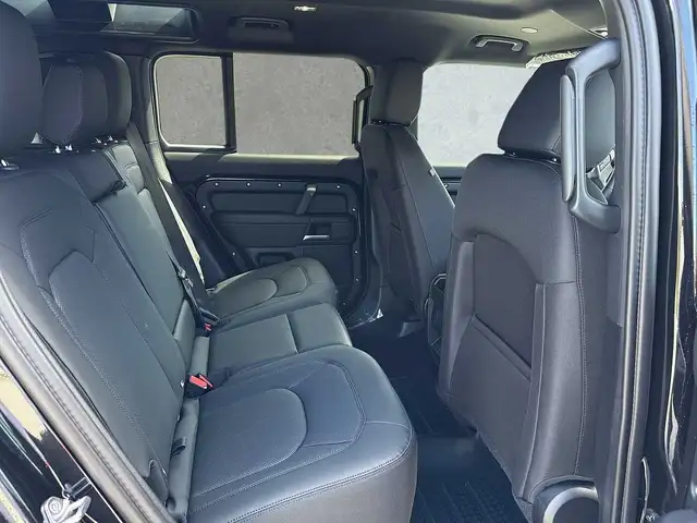 Land Rover Defender view 5