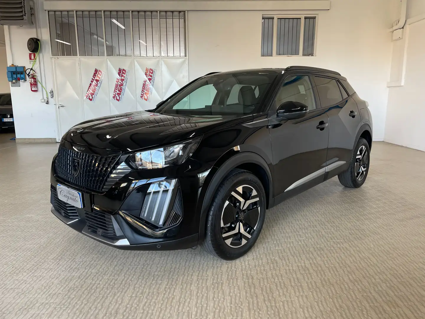 Peugeot 2008 1.2 Allure 100cv 2025 Km 16000 Neopatentati Nero - 1