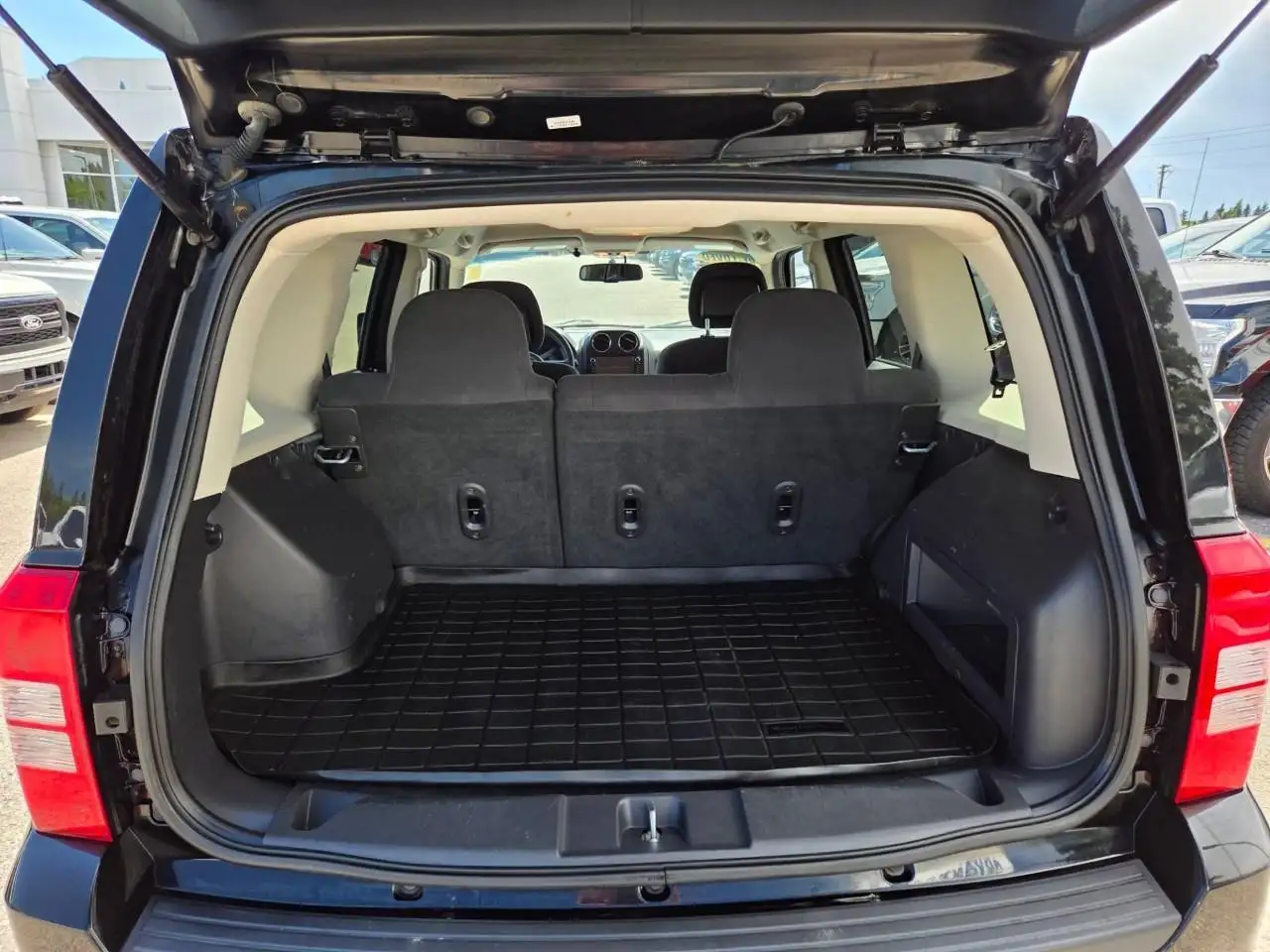 Jeep Patriot снимка Jeep Patriot