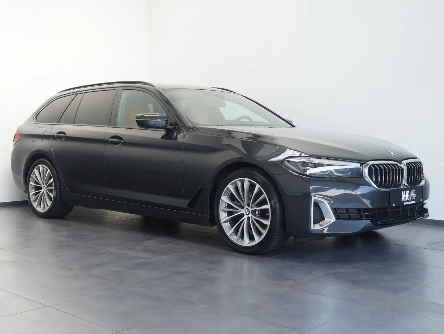 BMW 520 i Touring  Luxury Line H&K/KAMERA/LM19" Grau - 2