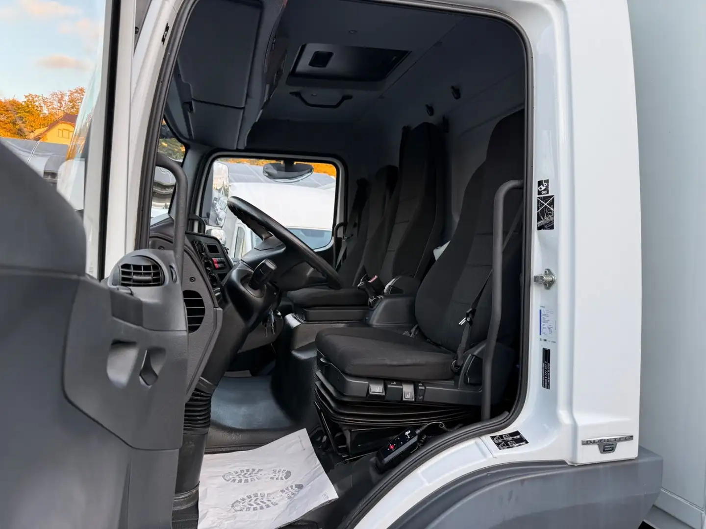 Mercedes-Benz ATEGO 818 KOFFER LBW KLIMA TEMPOMAT LUFTFAHRWERK Blanc - 2