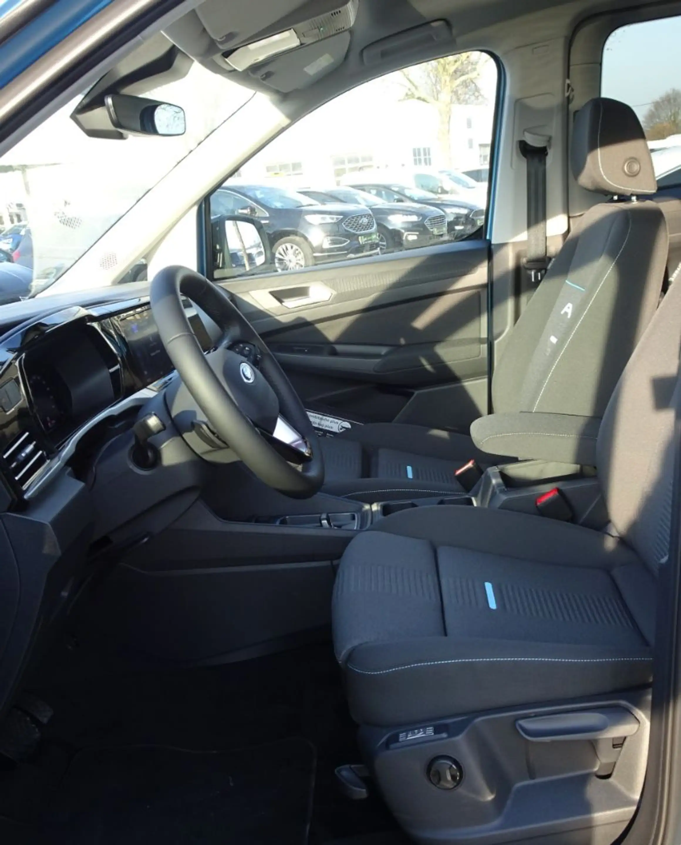 Ford Tourneo Connect Active 2.0 AWD IACC*PANO*AHK*BLIS — photo 13