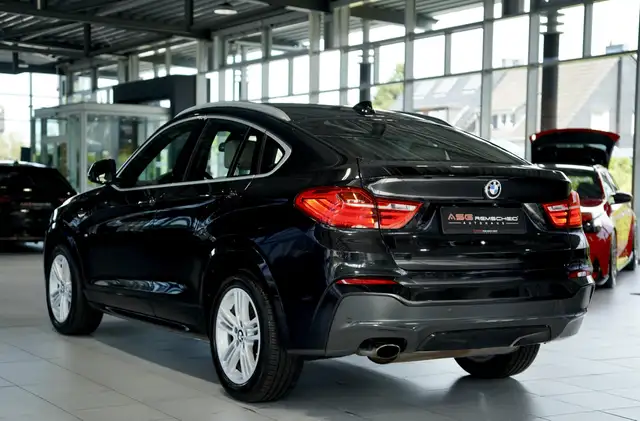 BMW X4 view 9