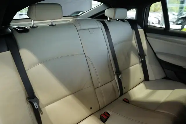 BMW X4 view 17