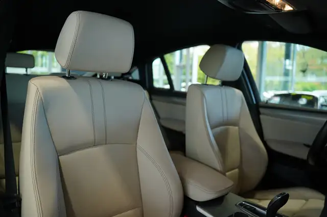 BMW X4 view 14