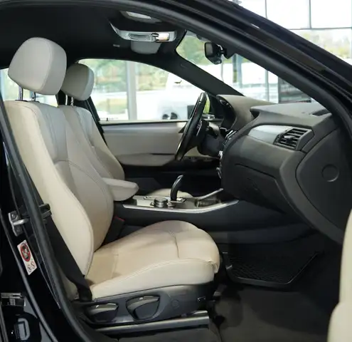 BMW X4 view 12