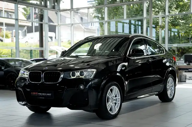BMW X4 view 4