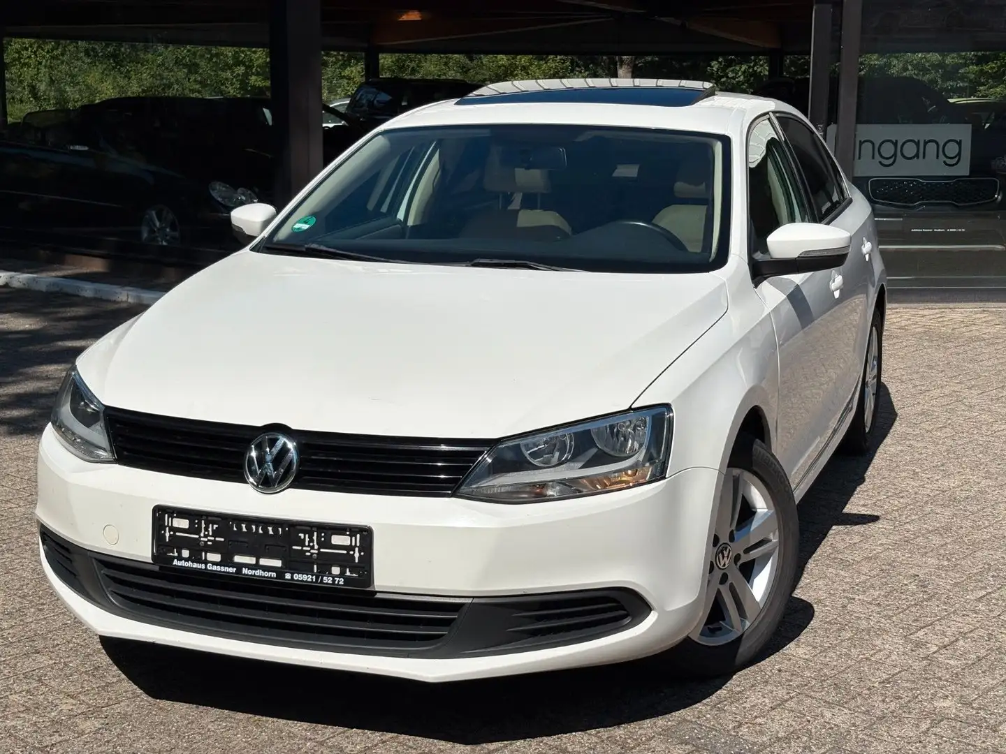 Volkswagen Jetta 2.0 TDI Highline *DSG*LEDER*SCHIEBEDACH* Wit - 1