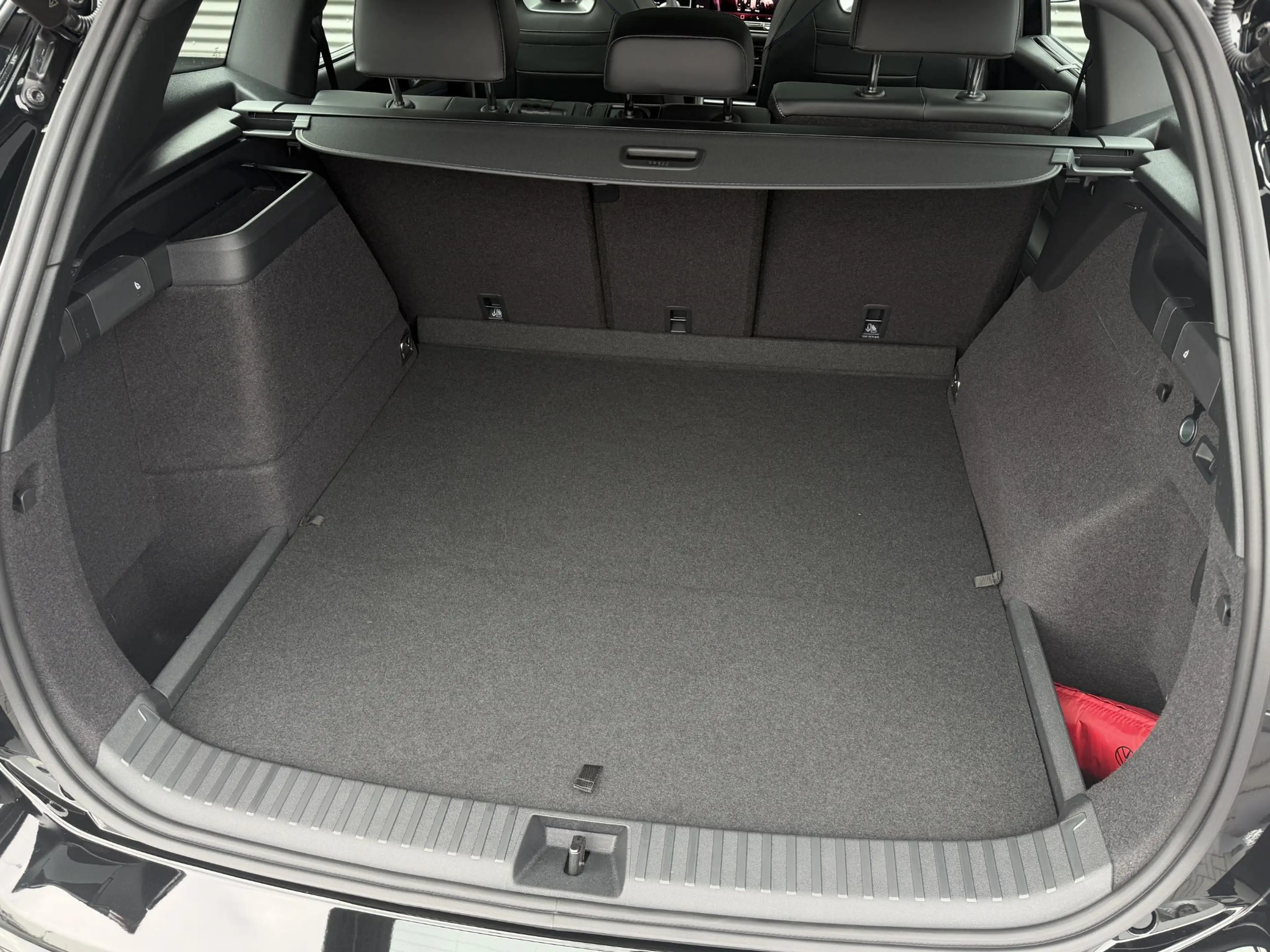 Volkswagen Tayron 1.5 eHybrid R-Line — photo 36