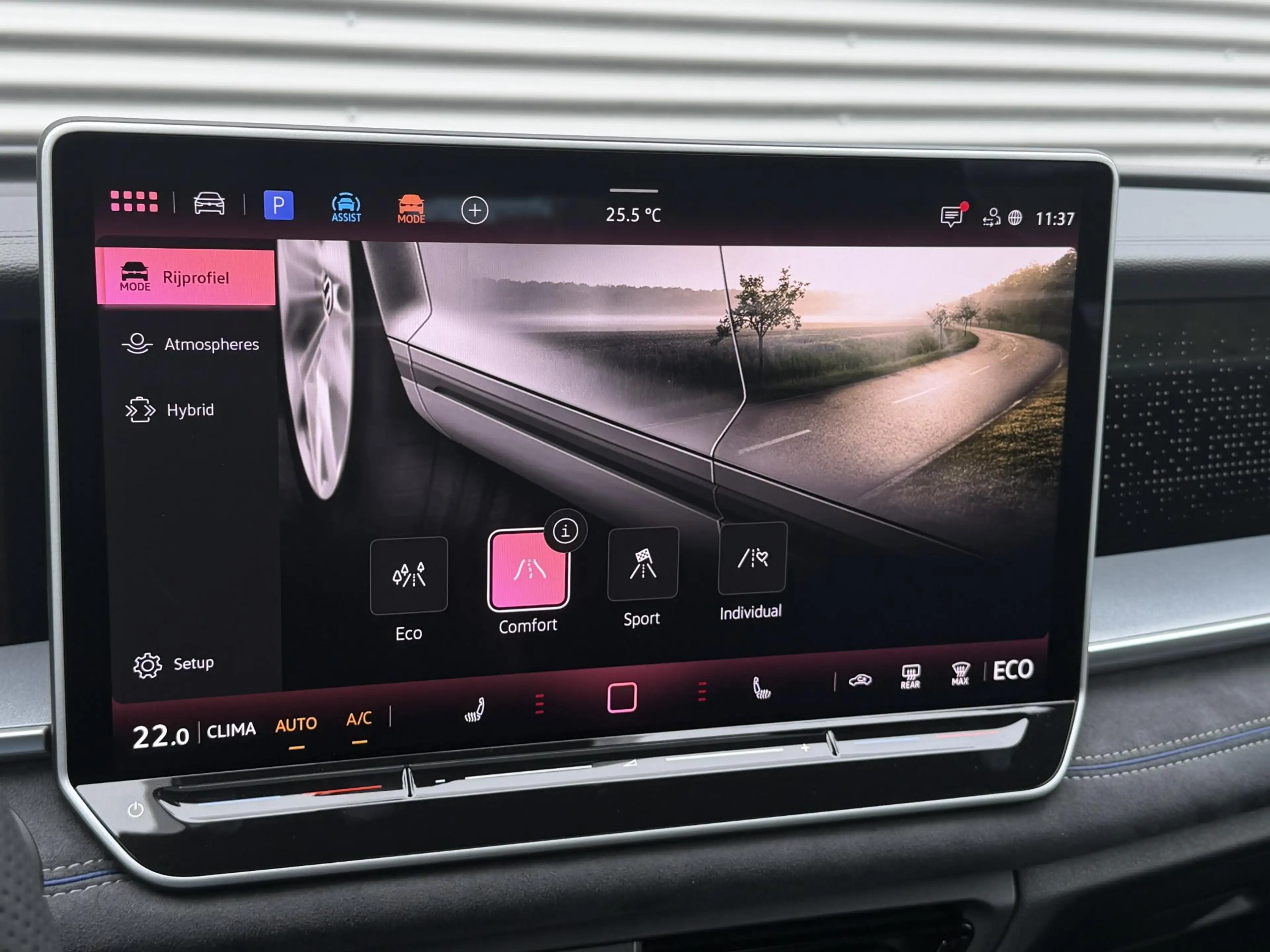 Volkswagen Tayron 1.5 eHybrid R-Line — photo 13