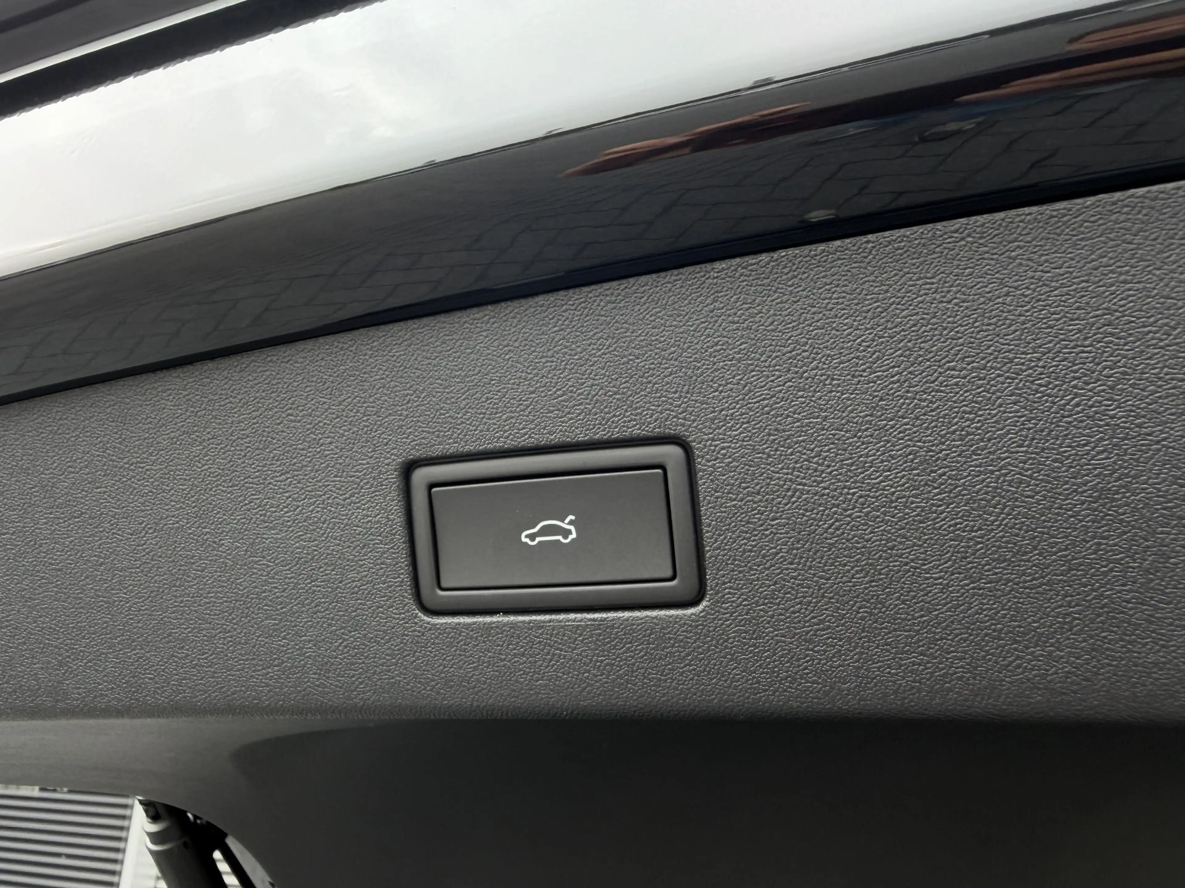 Volkswagen Tayron 1.5 eHybrid R-Line — photo 35