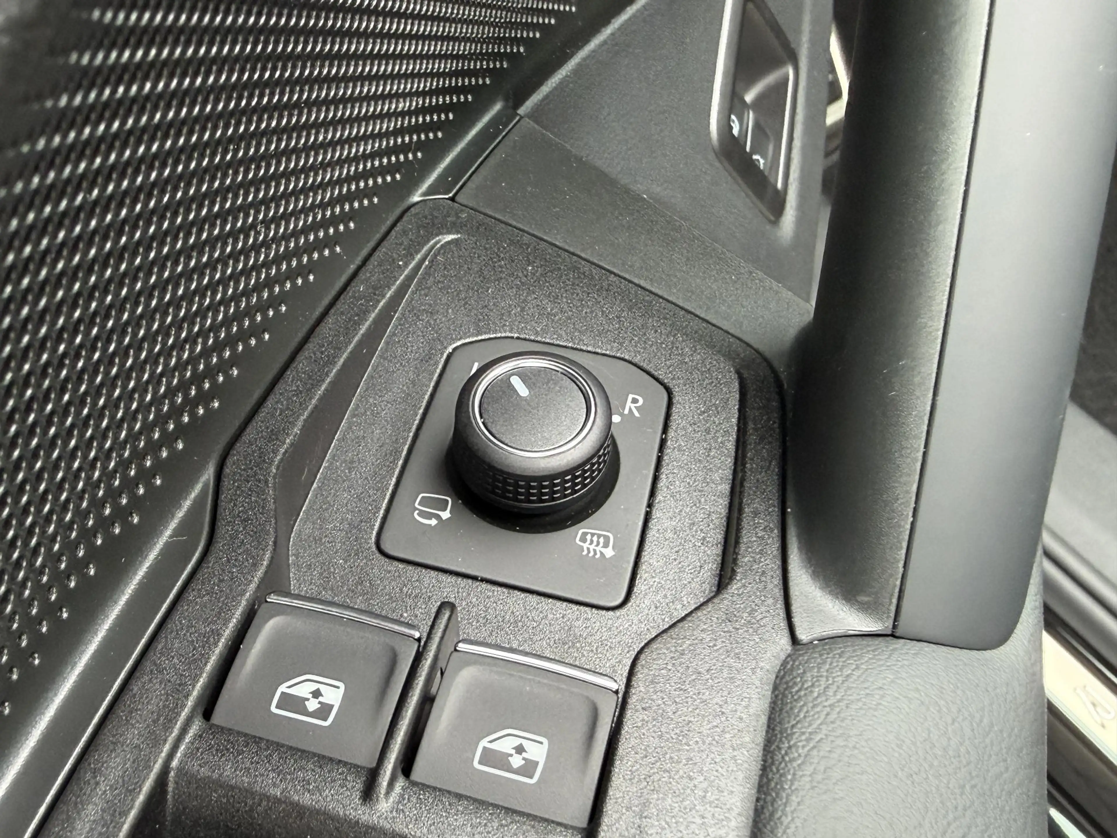 Volkswagen Tayron 1.5 eHybrid R-Line — photo 14