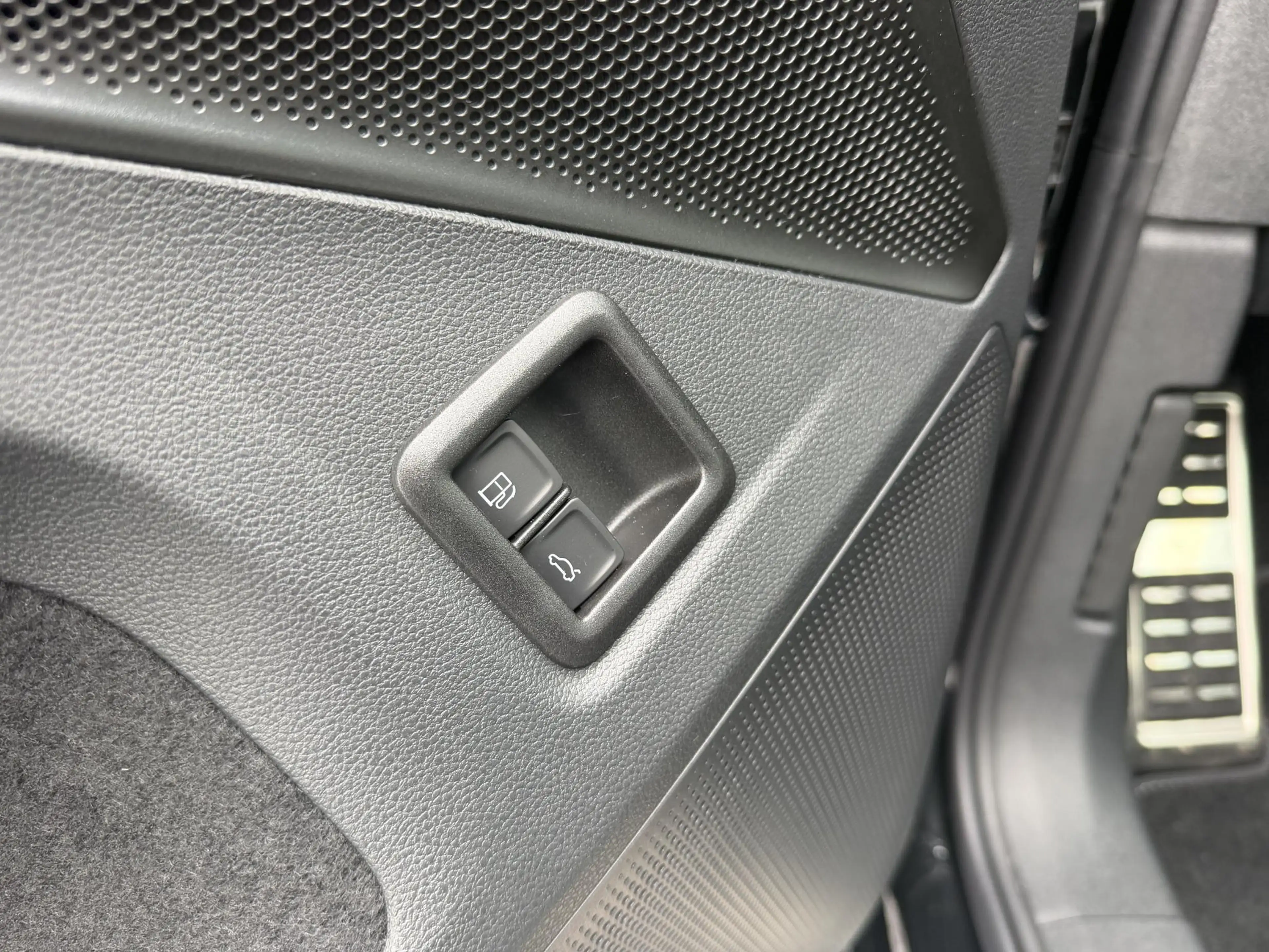 Volkswagen Tayron 1.5 eHybrid R-Line — photo 23