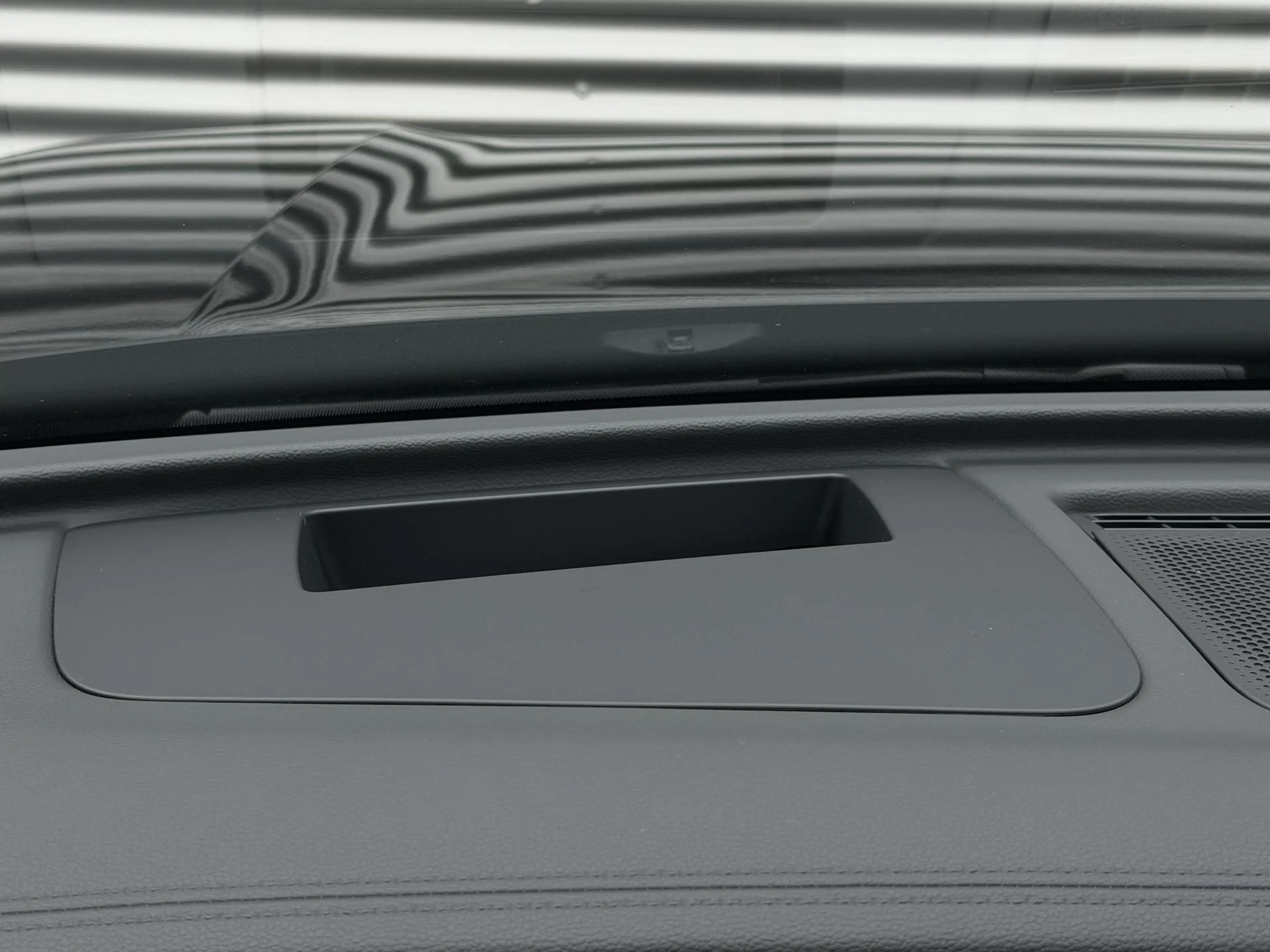 Volkswagen Tayron 1.5 eHybrid R-Line — photo 28