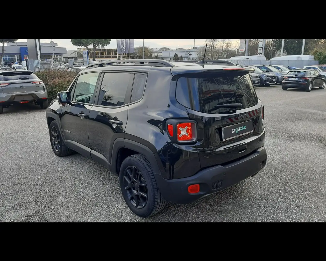 Jeep Renegade 1.3 T4 DDCT Limited Schwarz - 2