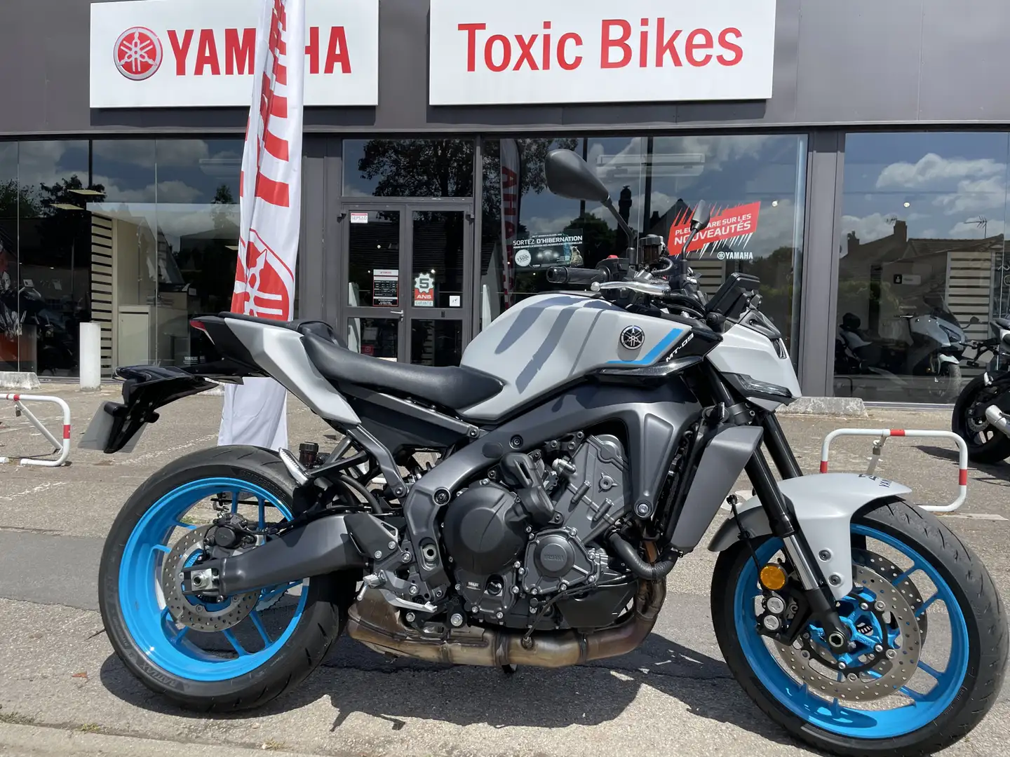 Yamaha MT-09 Gris - 1