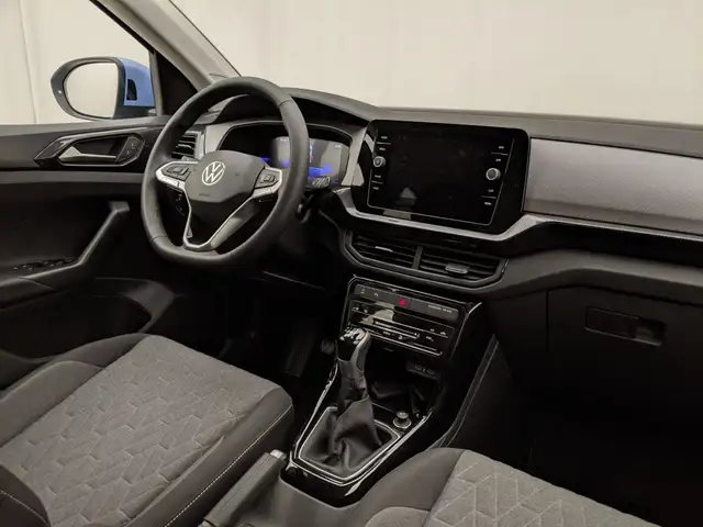 Volkswagen T-Cross view 6