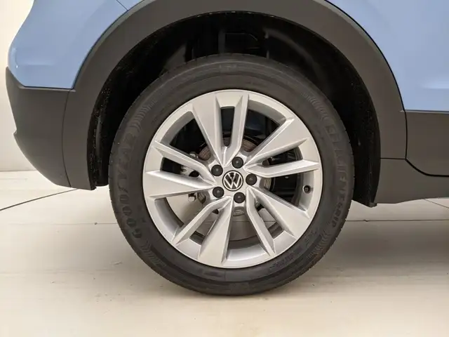 Volkswagen T-Cross view 9