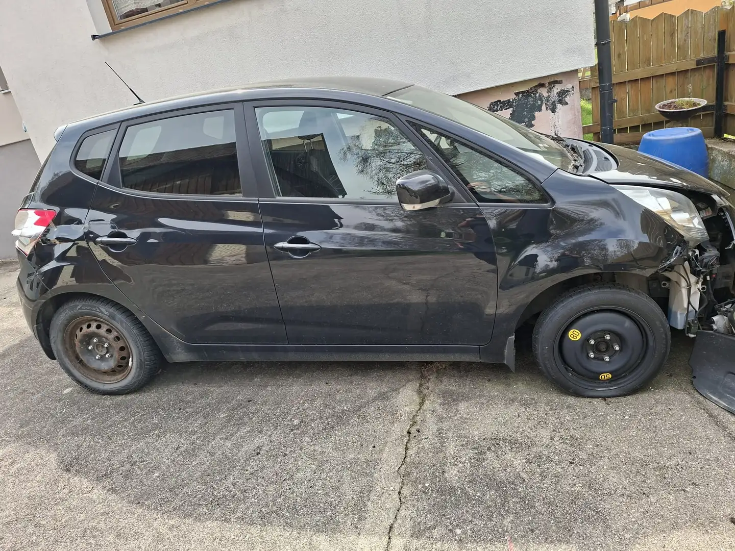 Kia Venga Venga 1,6 CRDi unfall Schwarz - 2