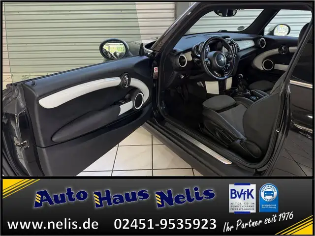 Mini Cooper Cooper view 5