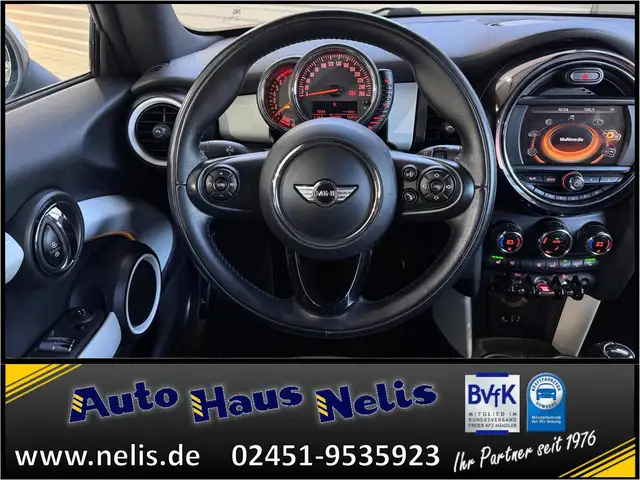 Mini Cooper Cooper view 10